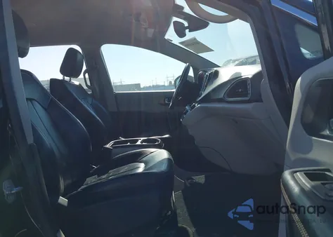 2019 Chrysler Pacifica Touring L z USA, uszkodzony, nr VIN 2C4RC1BG8KR721402